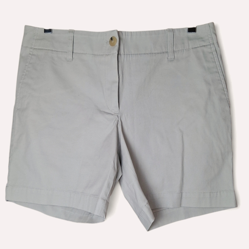 Talbots Women's Relaxed Chino Lt Khaki Bermuda Shorts 6" Size 6P